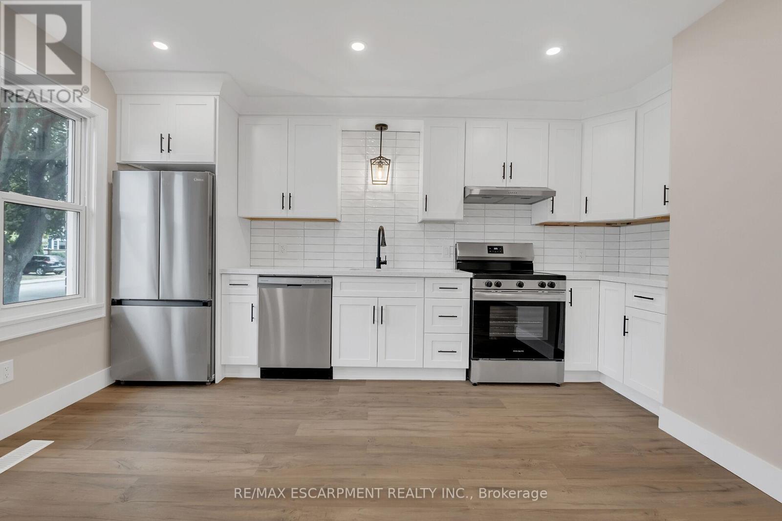 Photo 6 of 126 Auburn Avenue, Hamilton ON