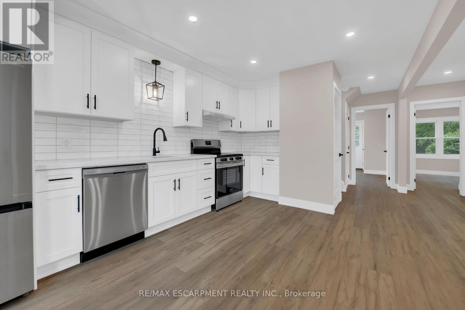 Photo 9 of 126 Auburn Avenue, Hamilton ON