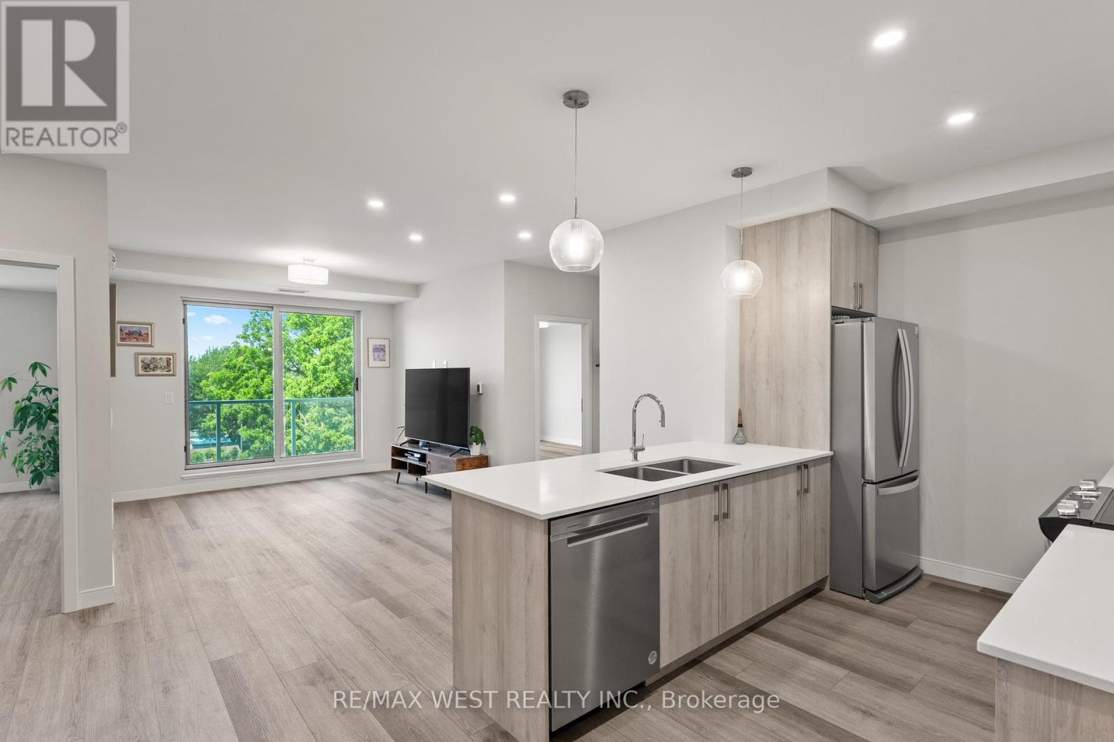 Photo 4 of 502 118 West Street, Port Colborne ON