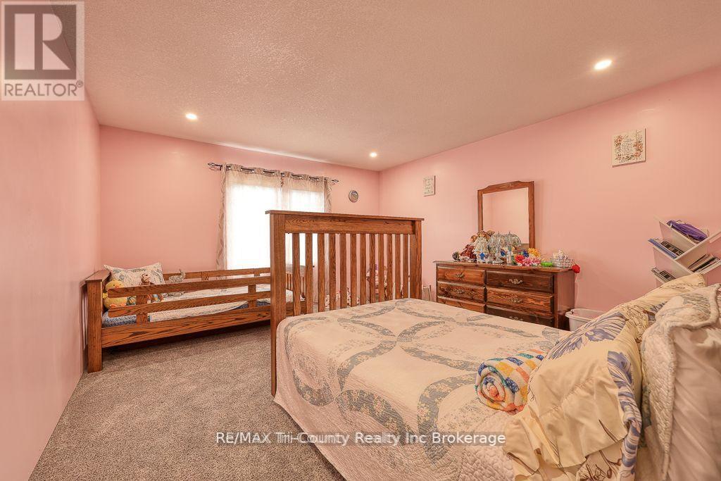 Photo 23 of 287 24 Highway W, Norfolk ON