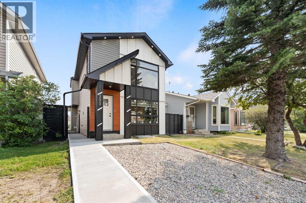 Photo 2 of 253 Martindale Boulevard Ne, Calgary AB