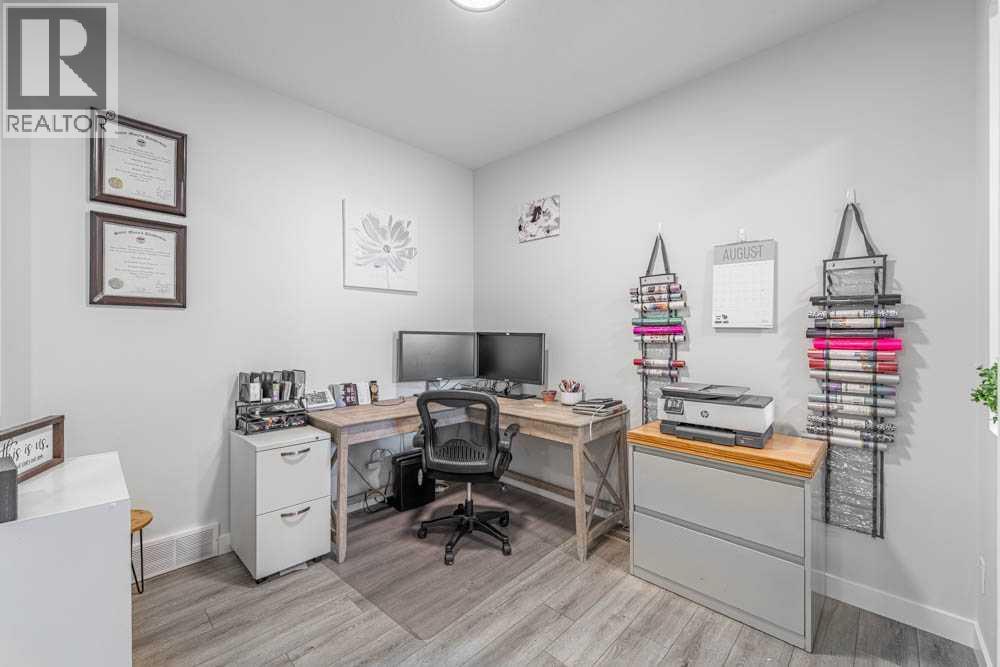 Photo 5 of 178 Creekstone Path Sw, Calgary AB