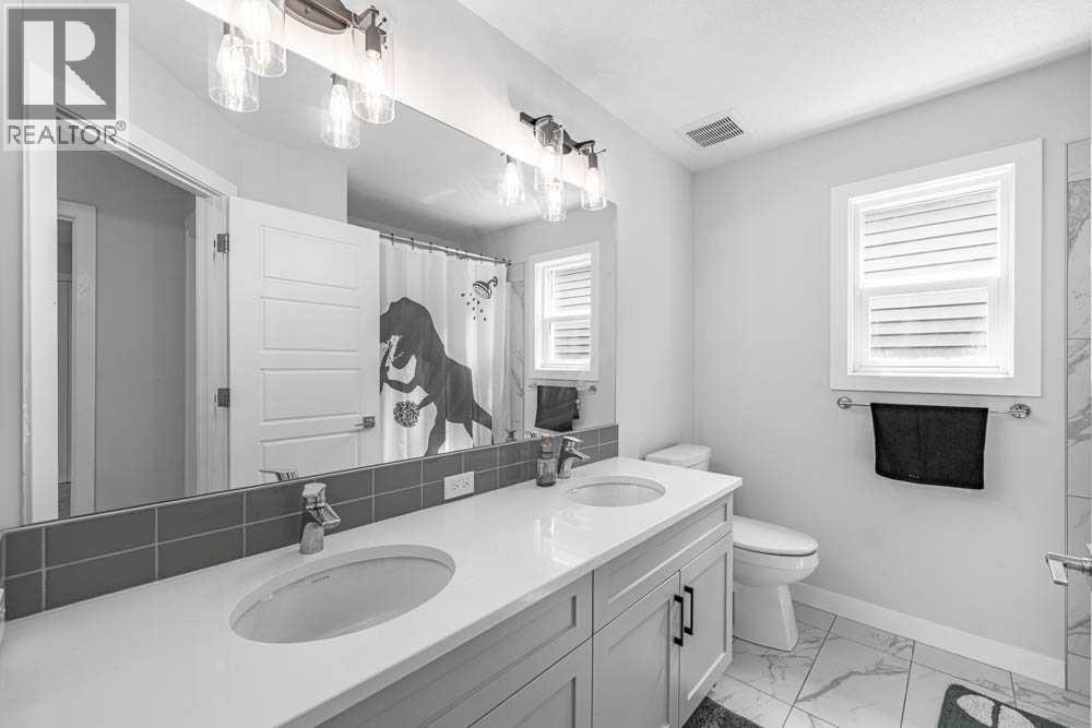 Photo 23 of 178 Creekstone Path Sw, Calgary AB