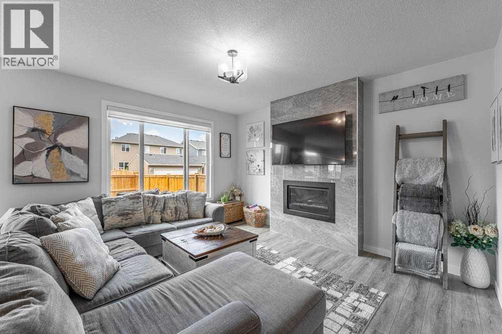 Photo 10 of 178 Creekstone Path Sw, Calgary AB