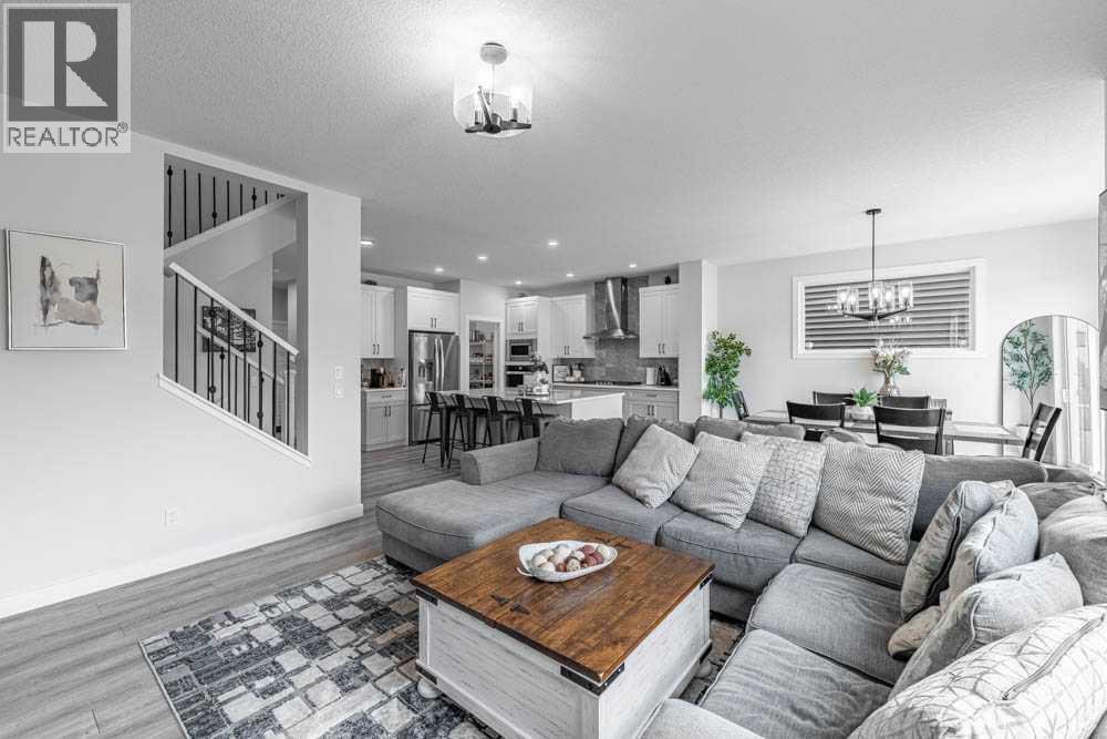 Photo 11 of 178 Creekstone Path Sw, Calgary AB