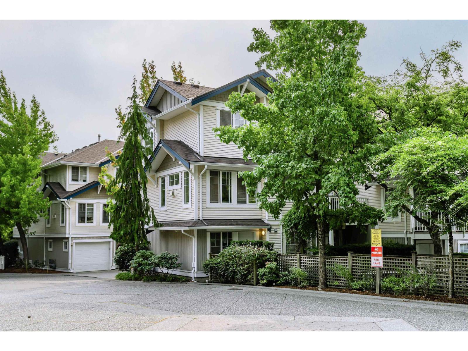 Photo 3 of 19 6533 121 Street, Surrey BC