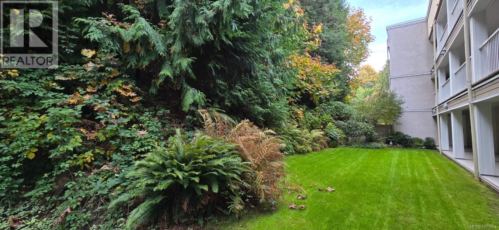 Photo 26 of 103 3156 Island Hwy W, Qualicum Beach BC