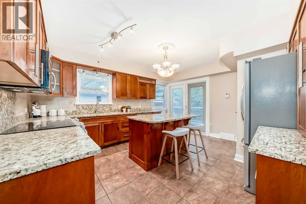 Photo 11 of 3825 Elbow Drive Sw, Calgary AB