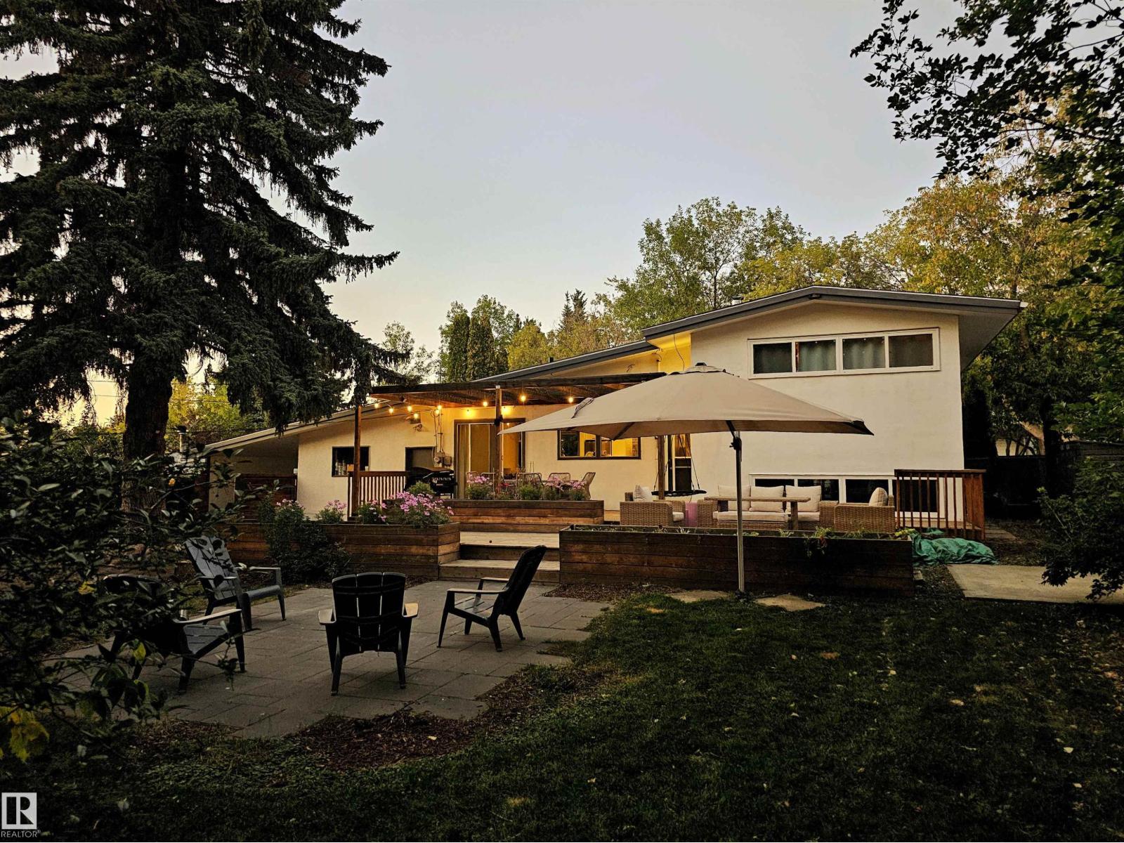 Photo 2 of 47 Glenmore Cr, St Albert AB