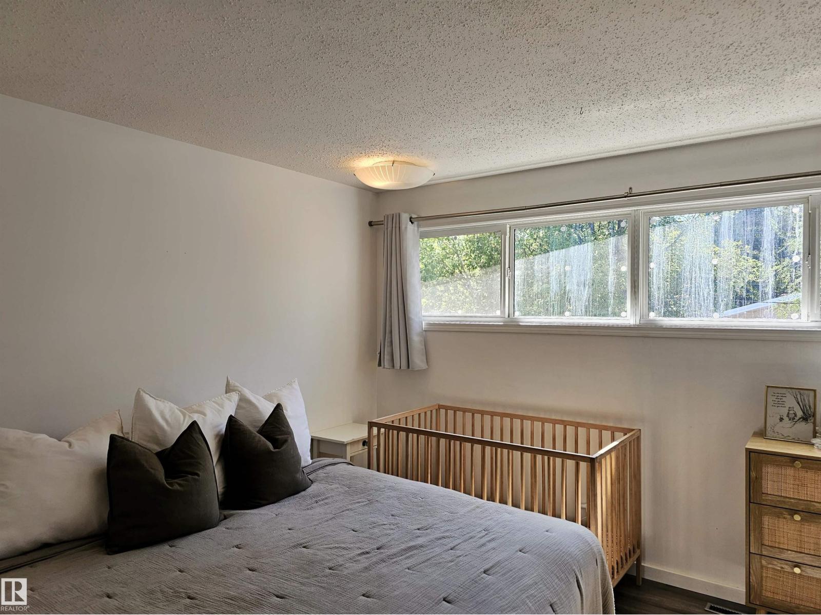 Photo 41 of 47 Glenmore Cr, St Albert AB