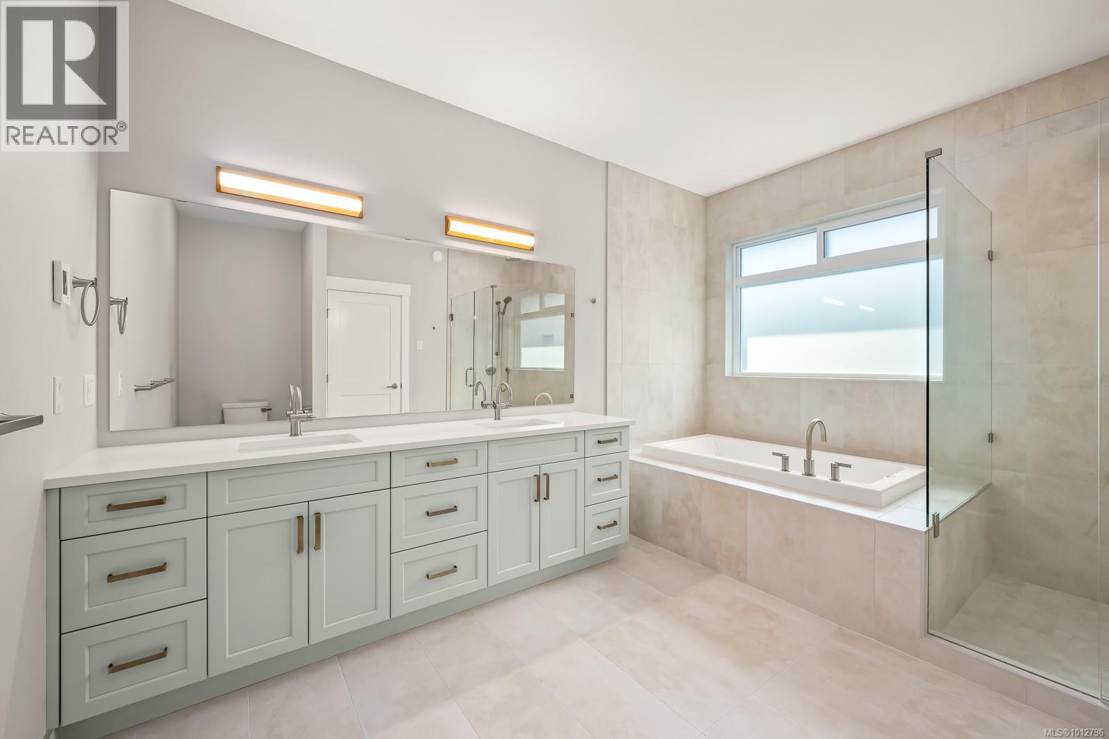 3989 Buckstone Rd, Courtenay