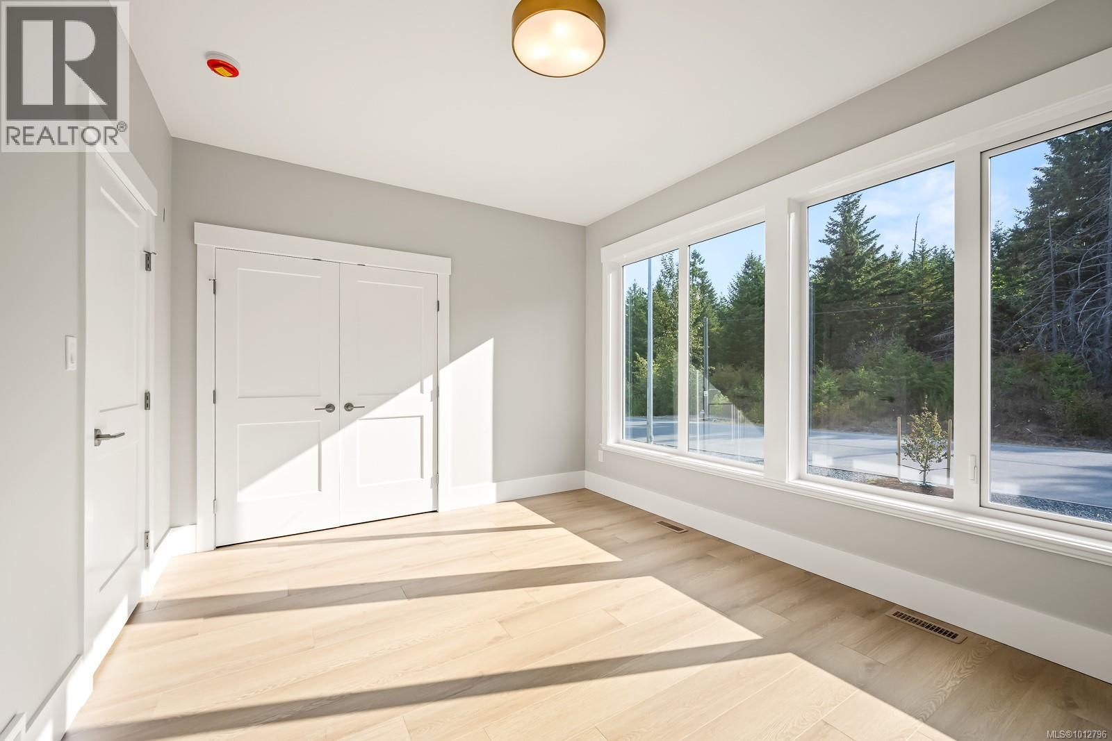 3989 Buckstone Rd, Courtenay