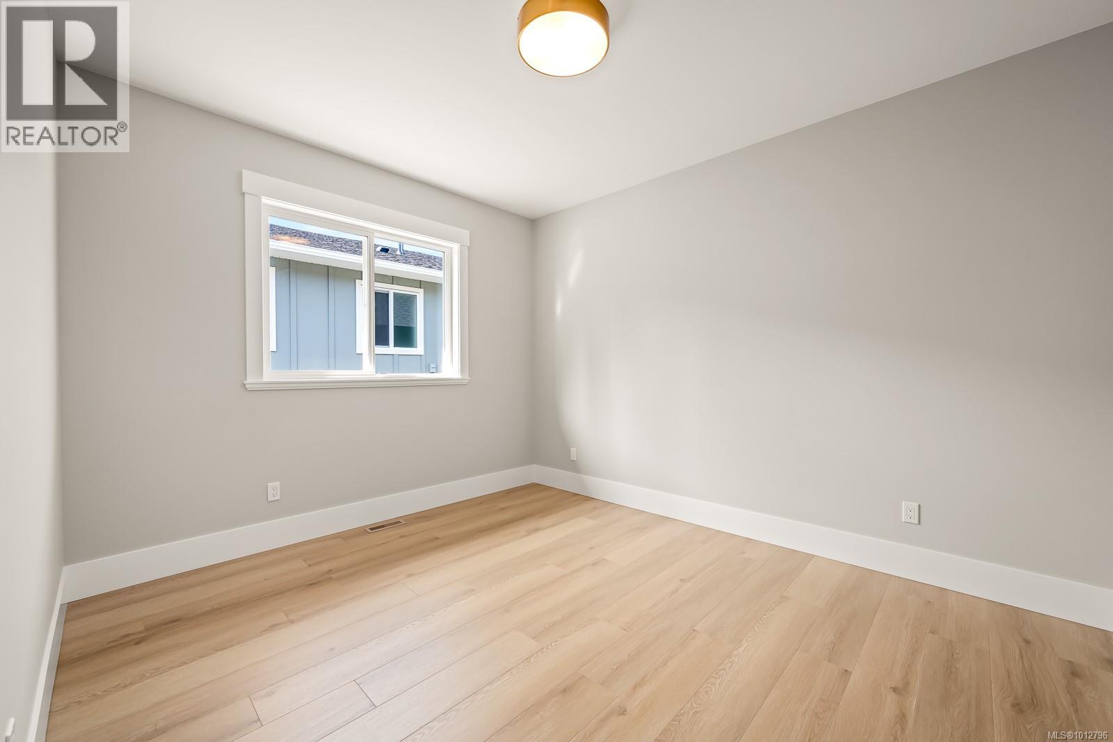 3989 Buckstone Rd, Courtenay