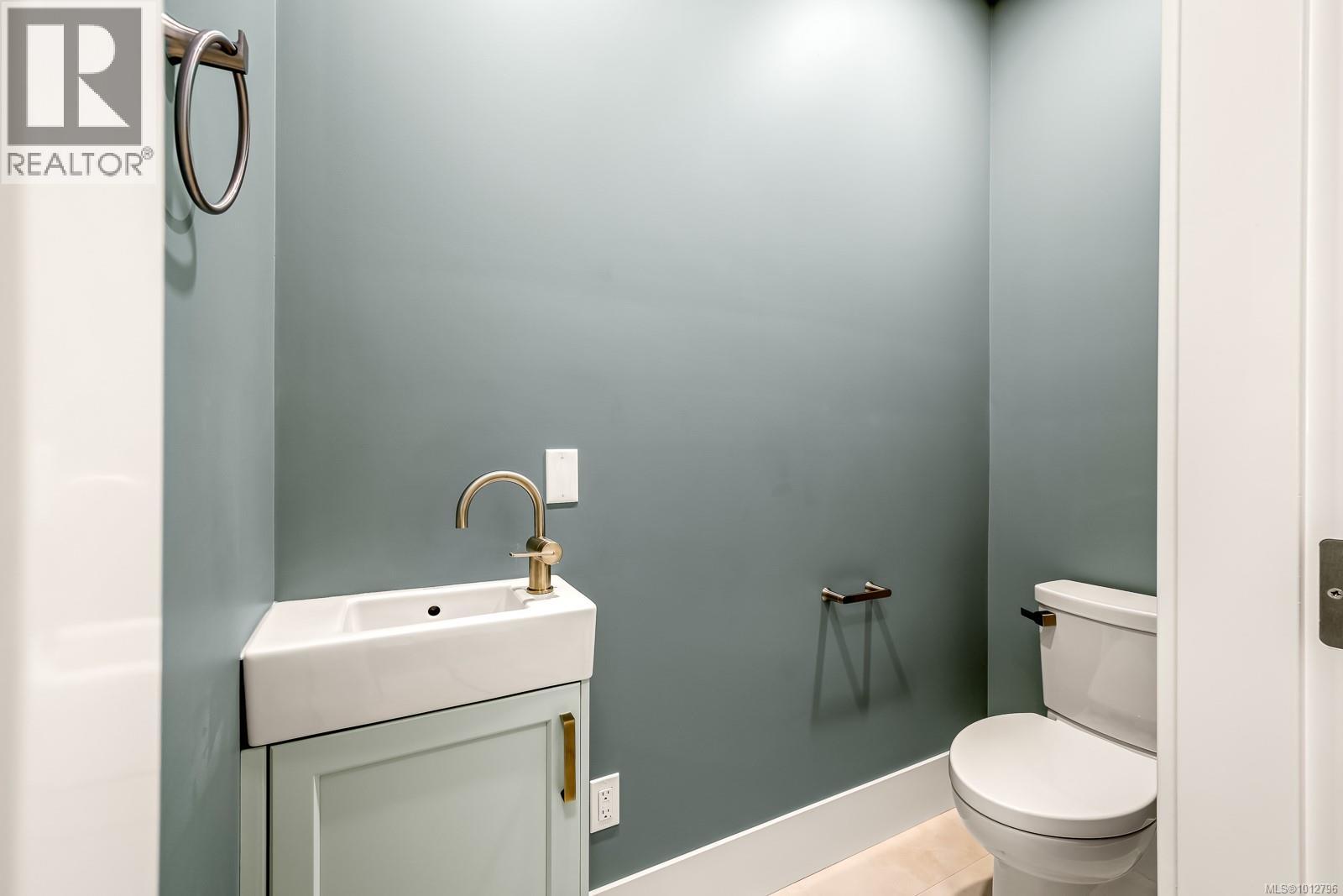 3989 Buckstone Rd, Courtenay