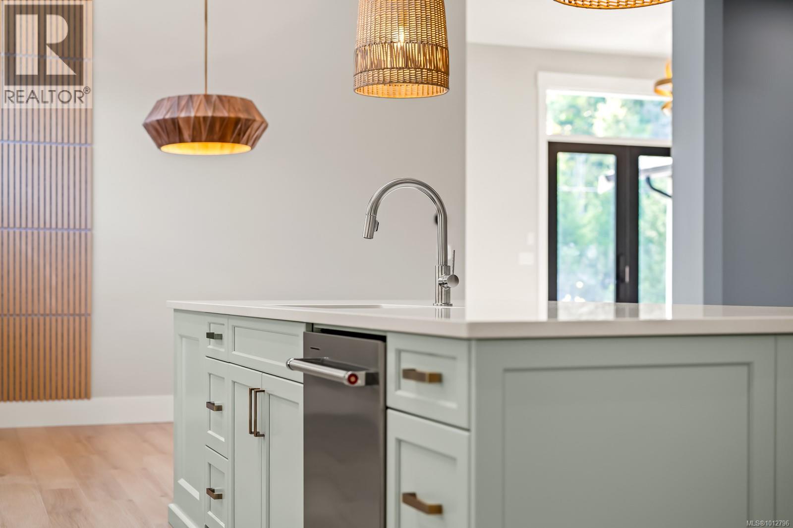 3989 Buckstone Rd, Courtenay