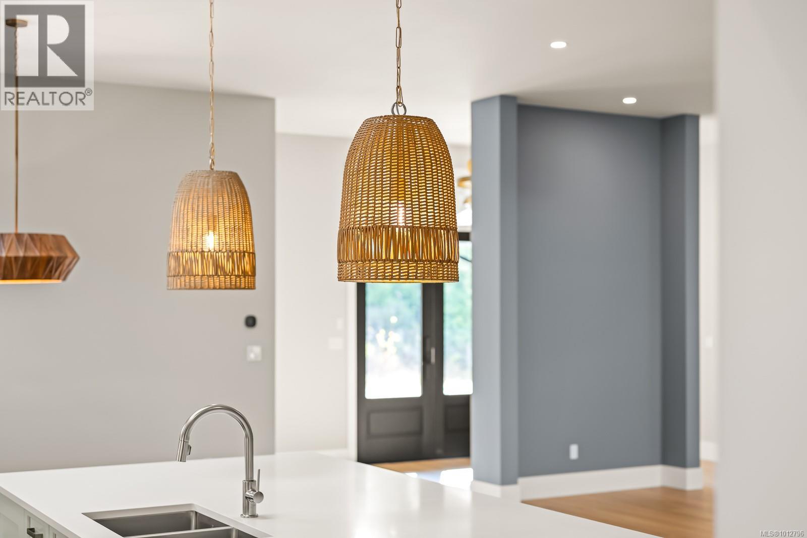 3989 Buckstone Rd, Courtenay