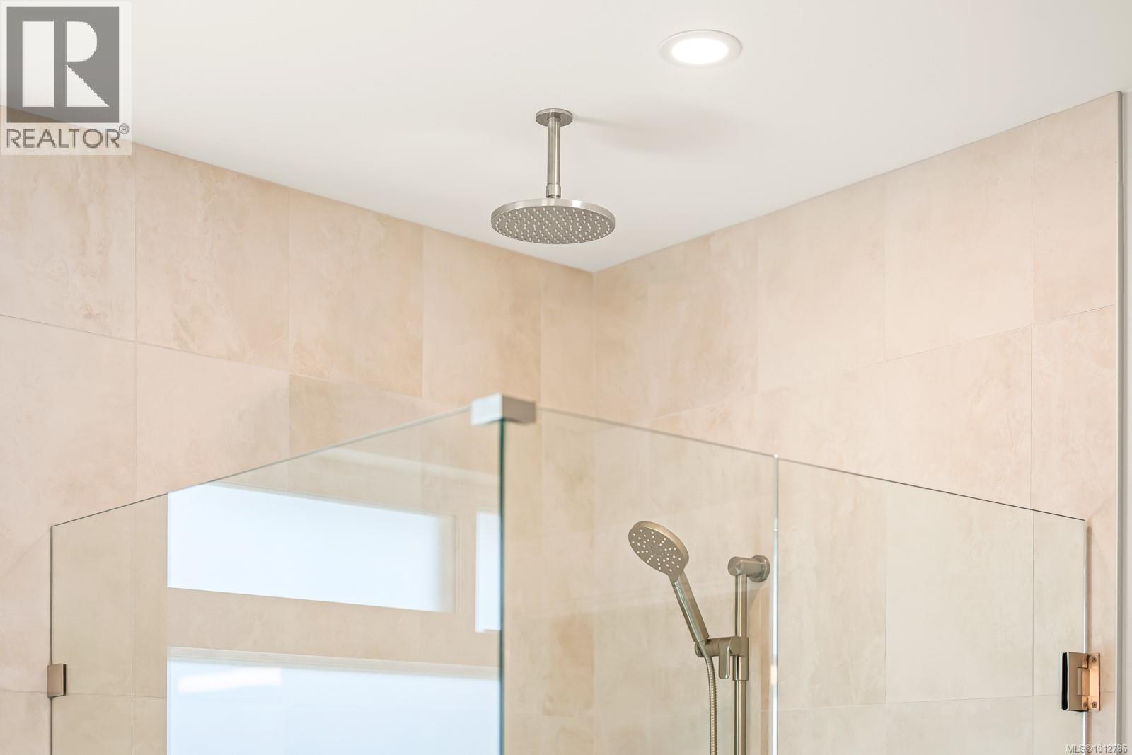 3989 Buckstone Rd, Courtenay