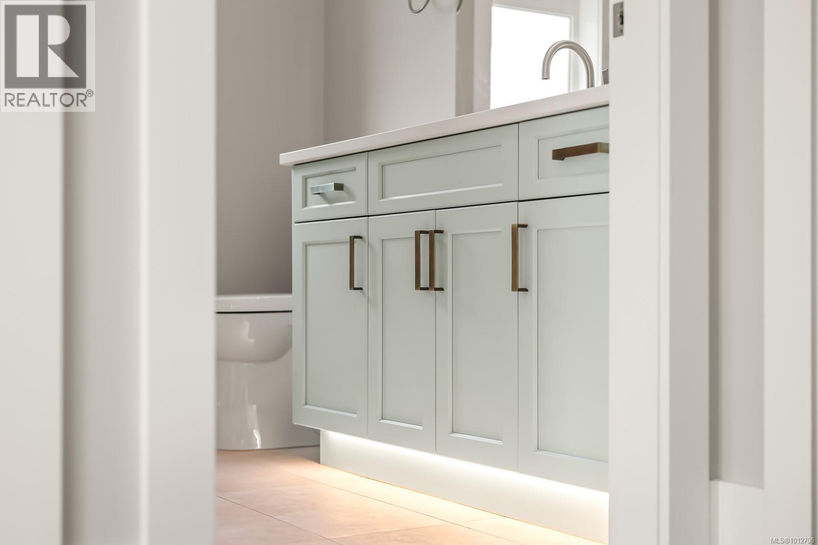 3989 Buckstone Rd, Courtenay