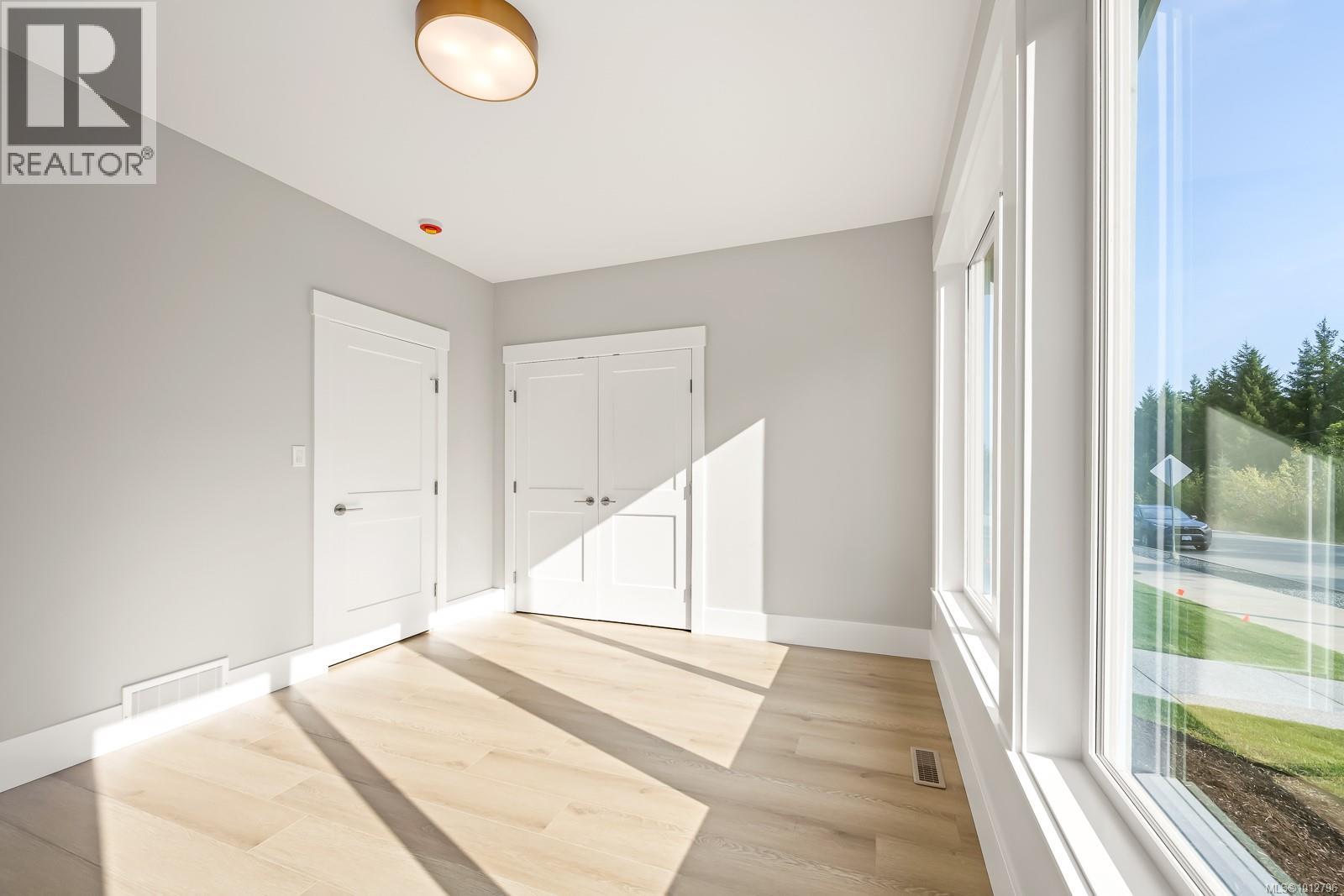 3989 Buckstone Rd, Courtenay