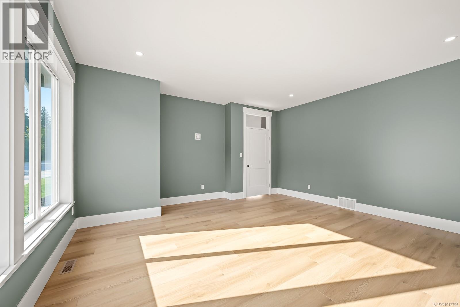 3989 Buckstone Rd, Courtenay