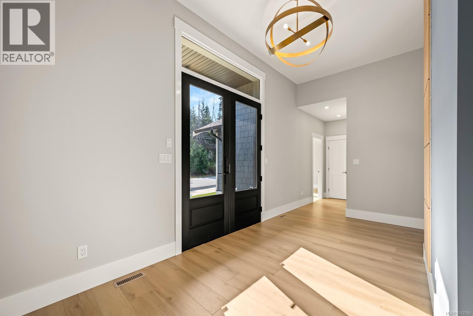 3989 Buckstone Rd, Courtenay