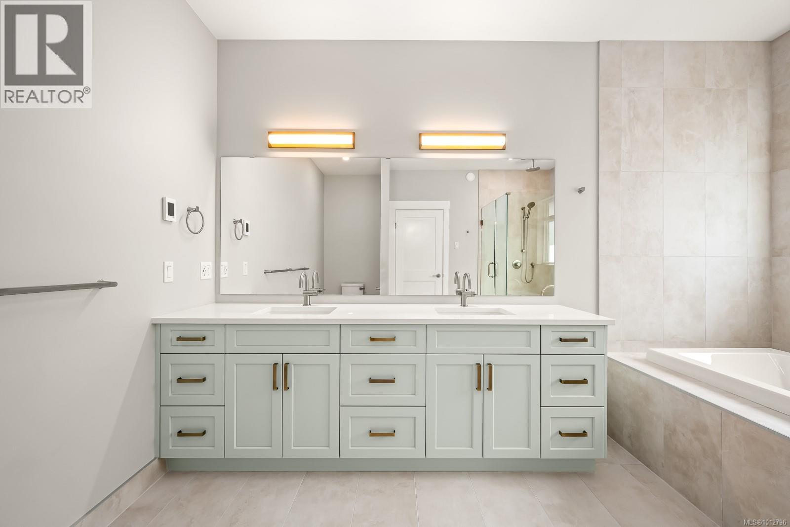 3989 Buckstone Rd, Courtenay