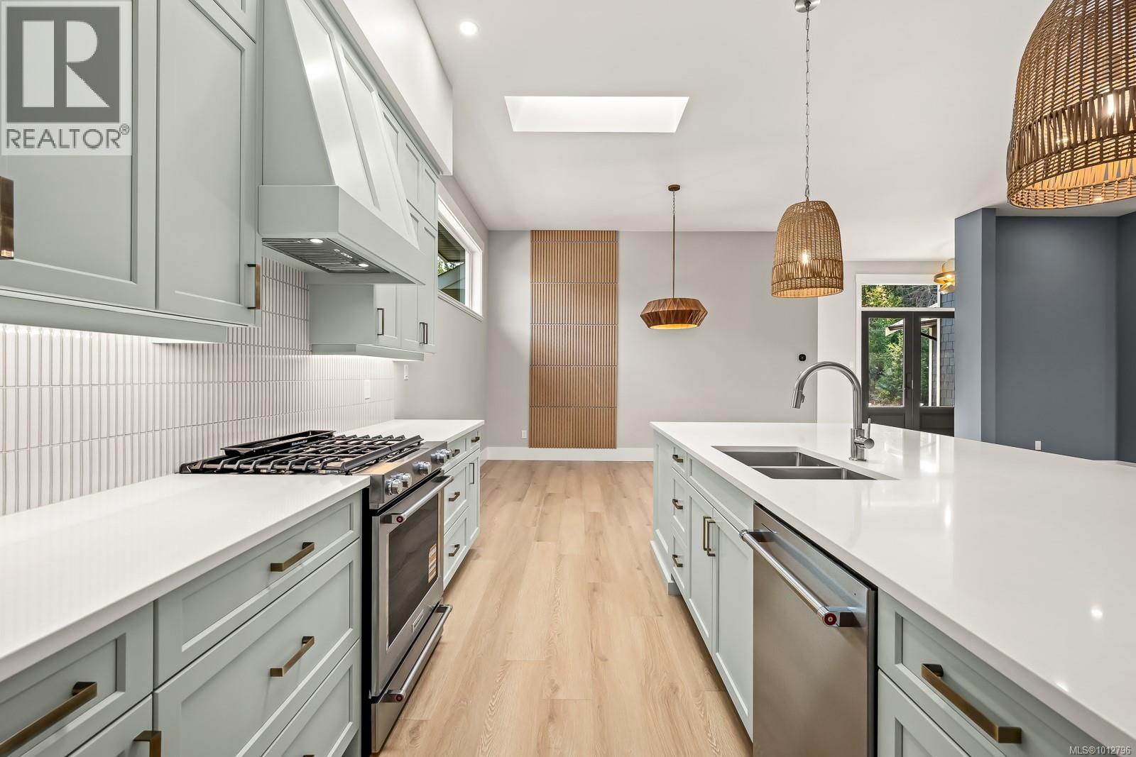 3989 Buckstone Rd, Courtenay