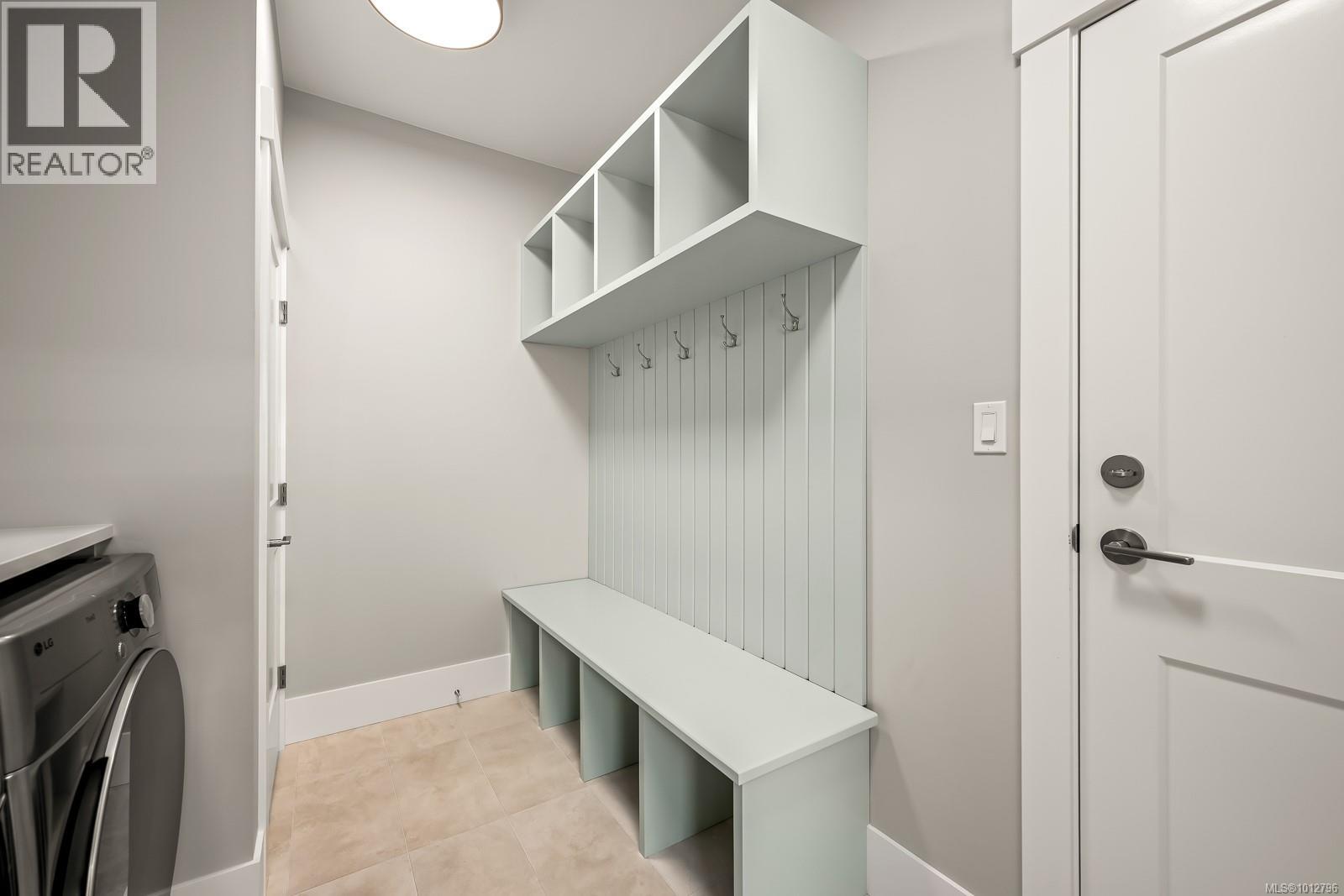 3989 Buckstone Rd, Courtenay