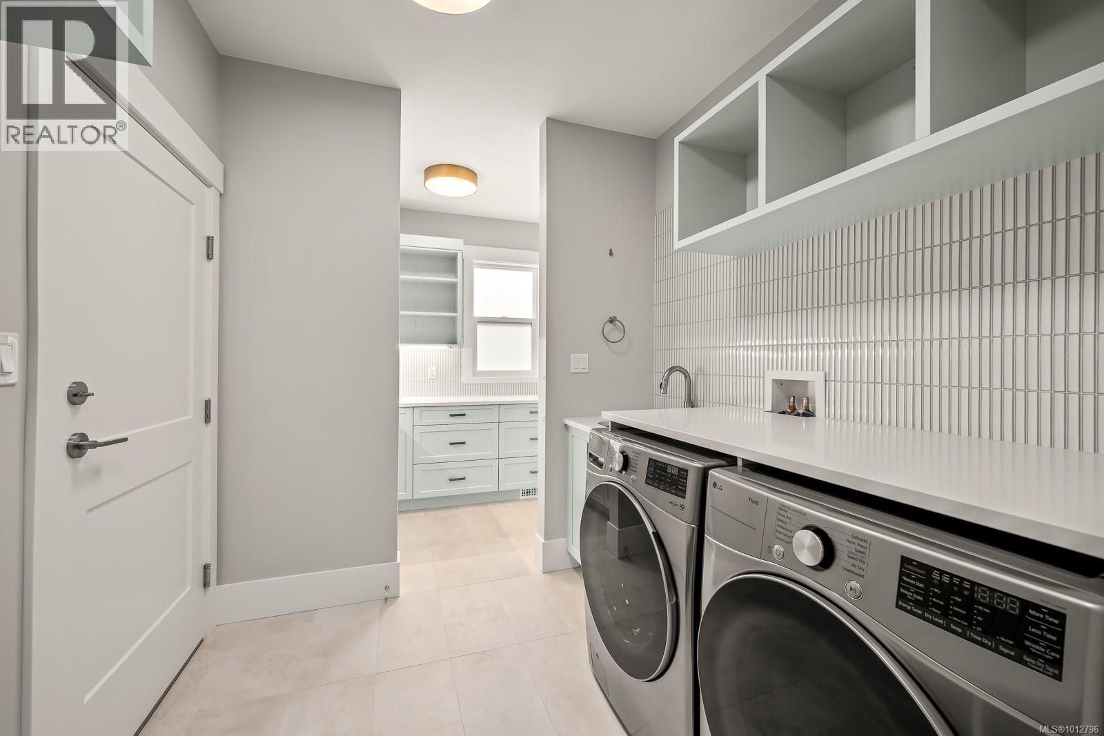 3989 Buckstone Rd, Courtenay