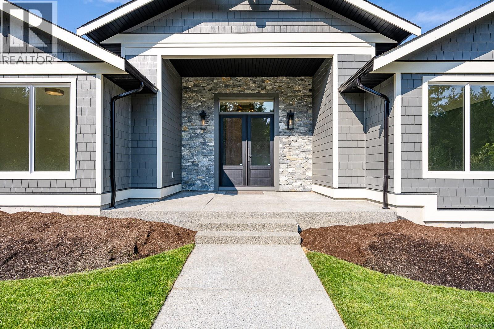 3989 Buckstone Rd, Courtenay