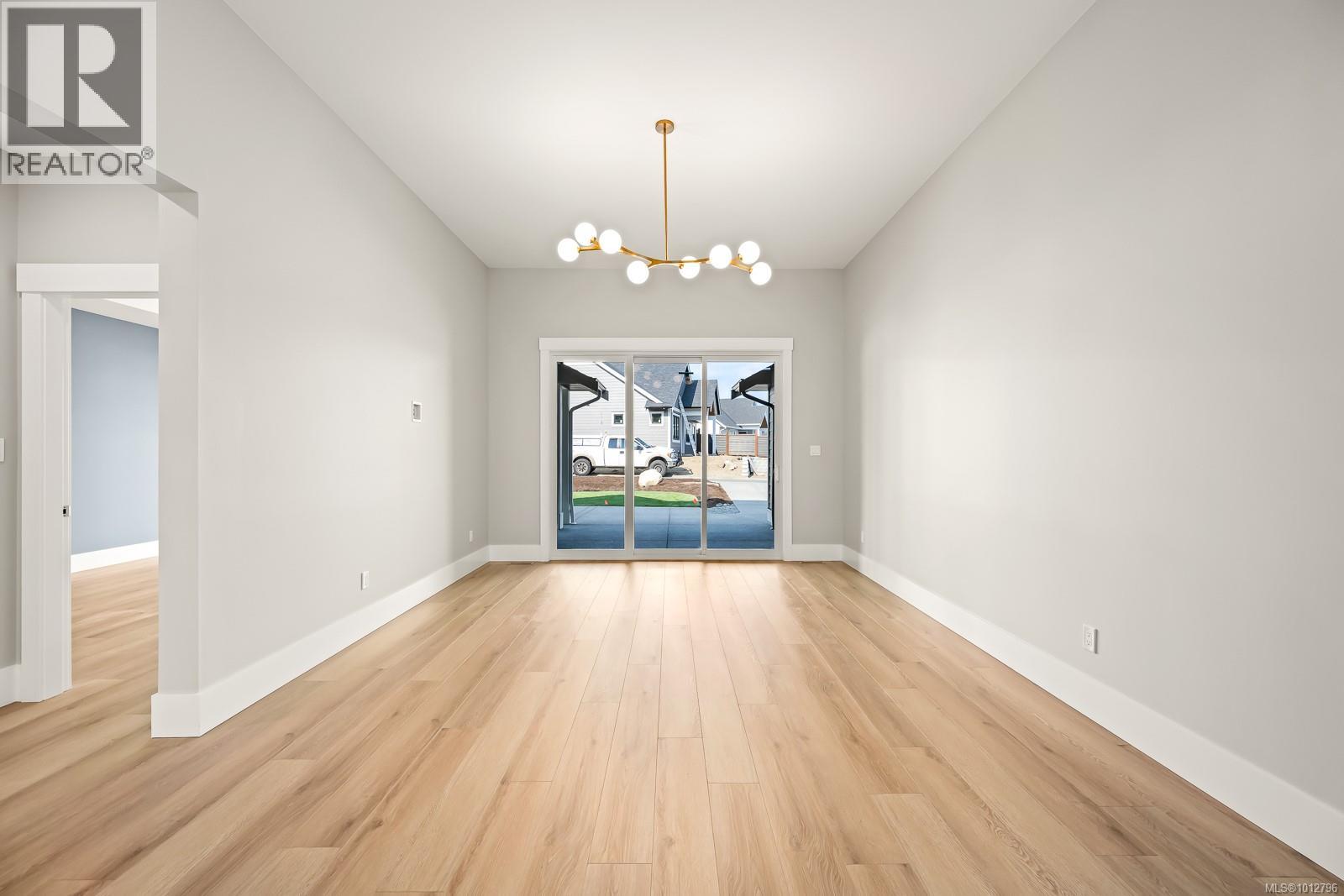 3989 Buckstone Rd, Courtenay