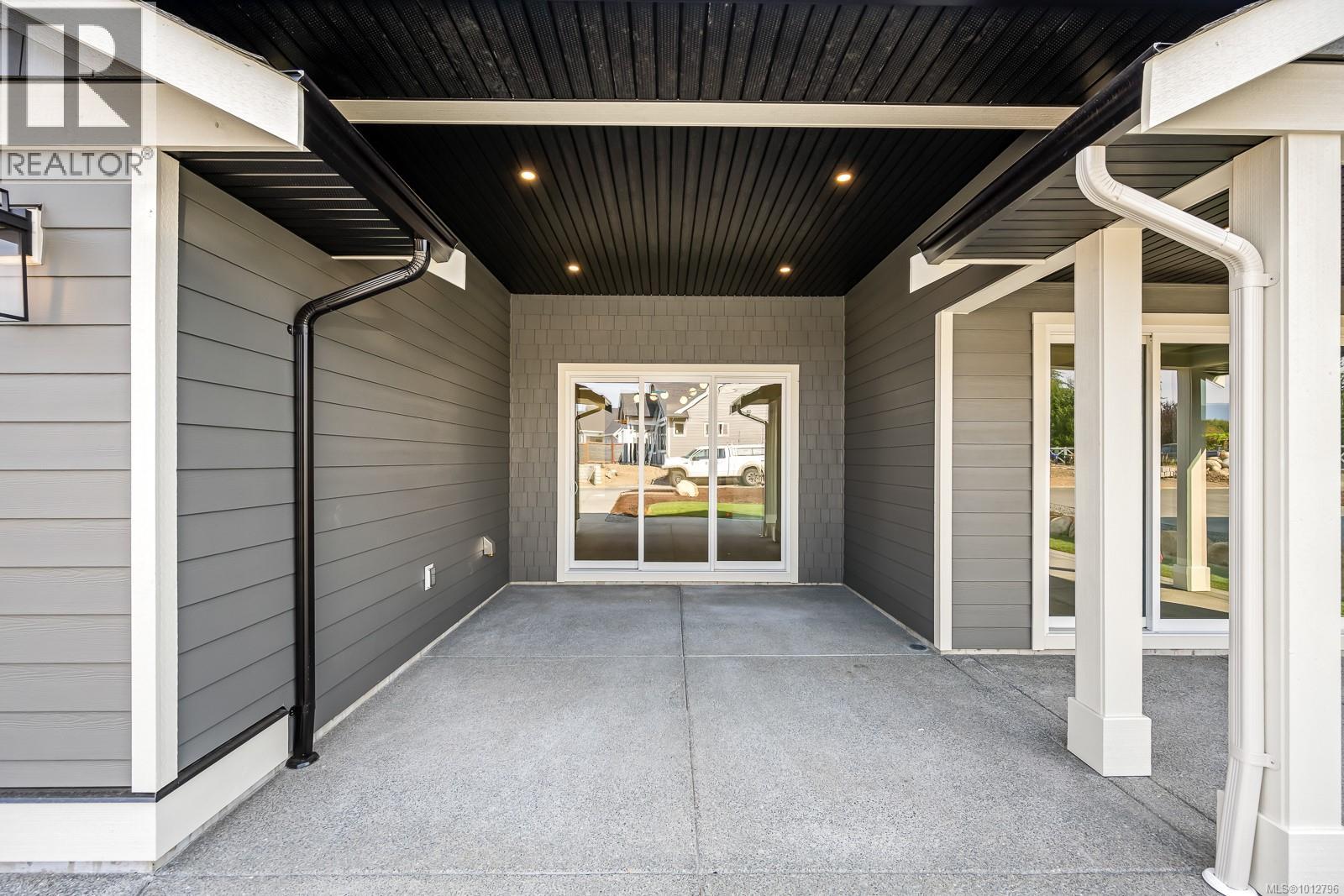 3989 Buckstone Rd, Courtenay