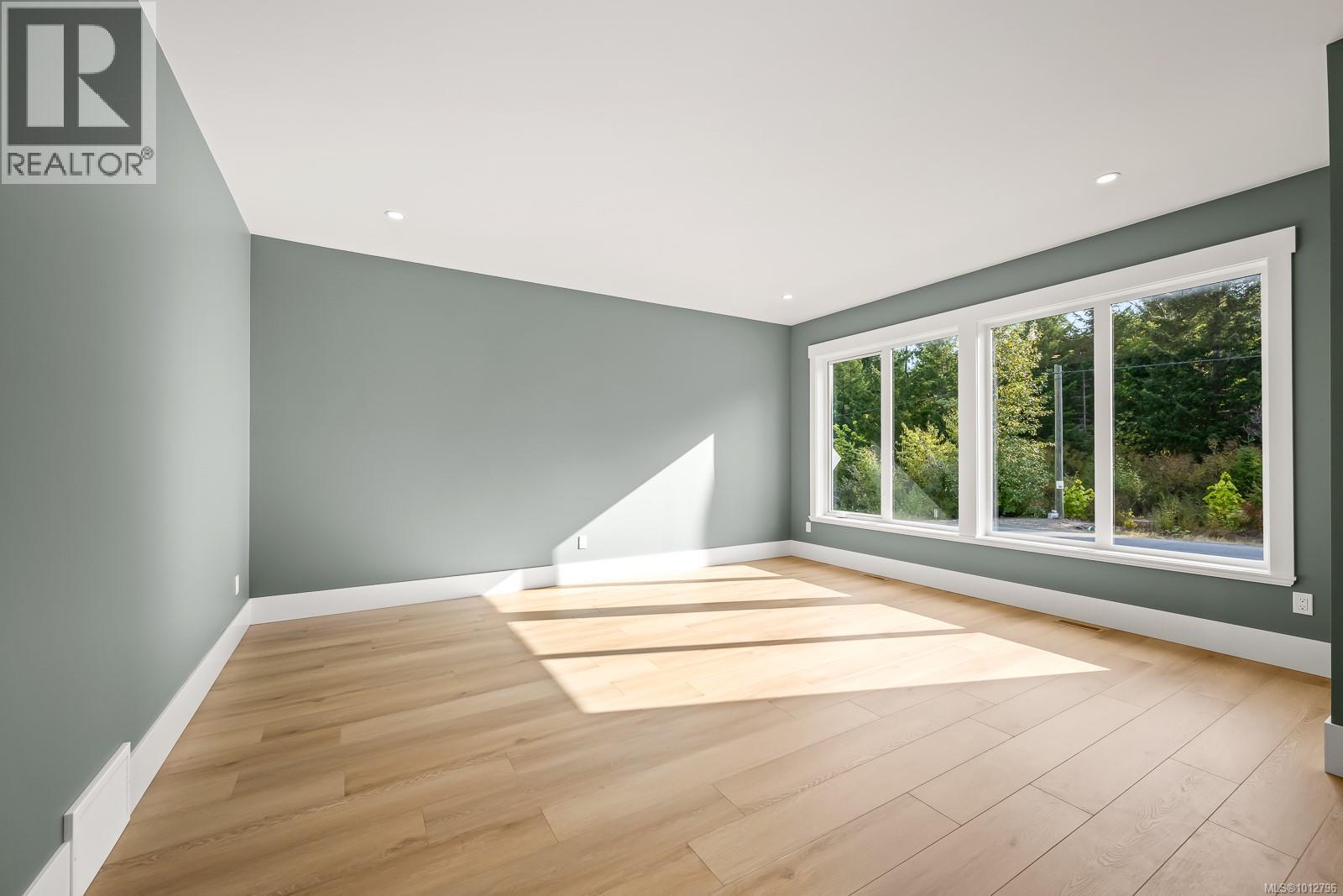 3989 Buckstone Rd, Courtenay