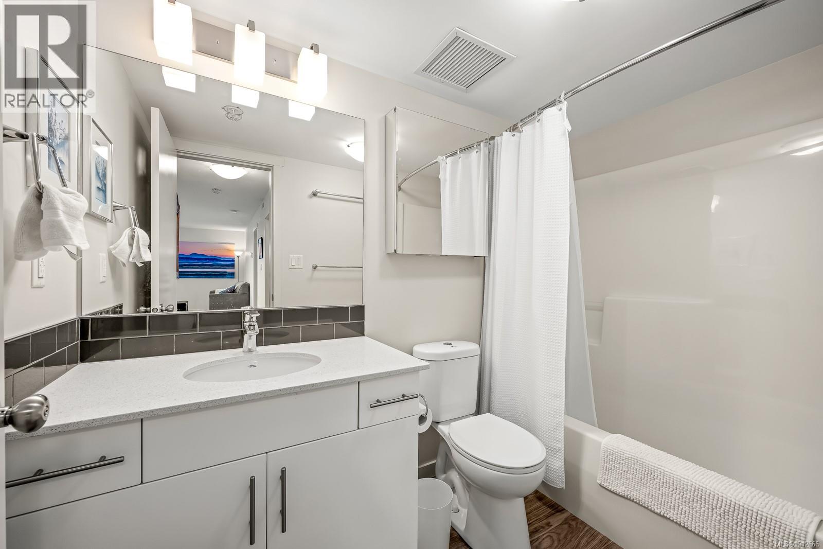 411 1944 Riverside Lane, Courtenay