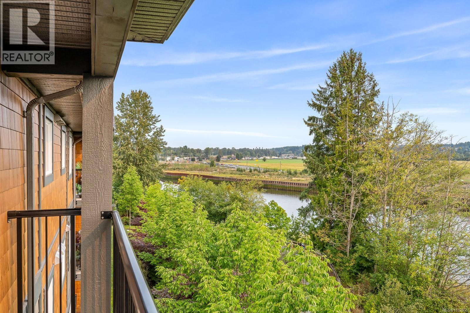 411 1944 Riverside Lane, Courtenay