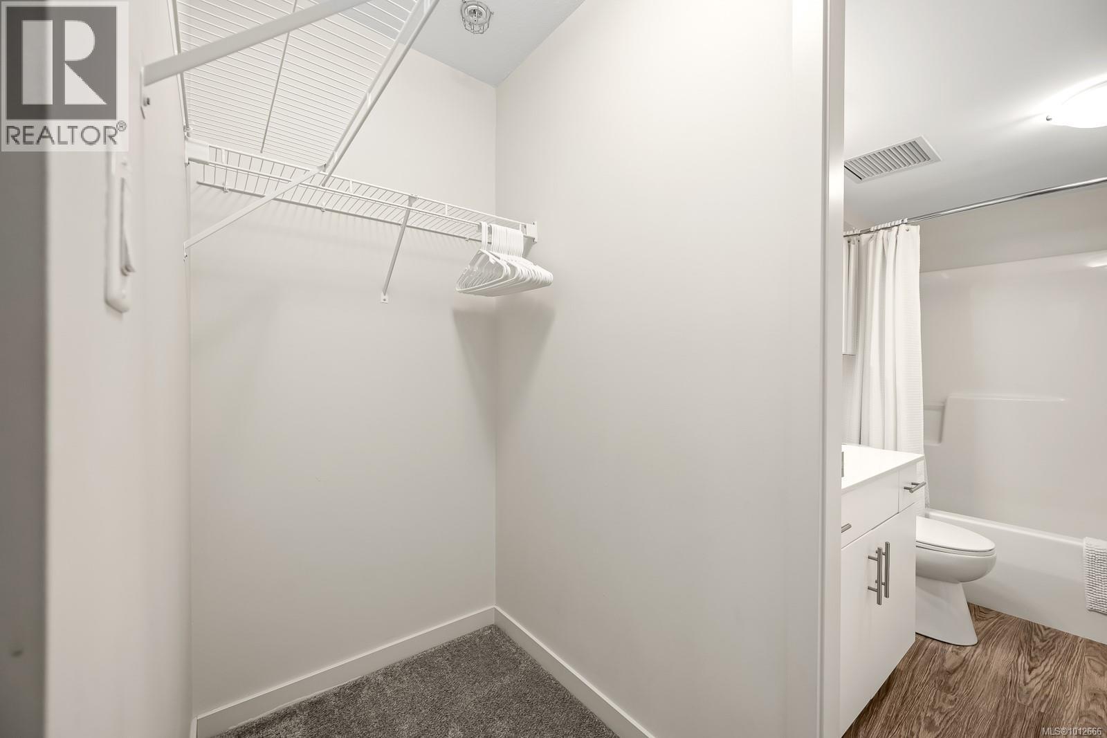 411 1944 Riverside Lane, Courtenay