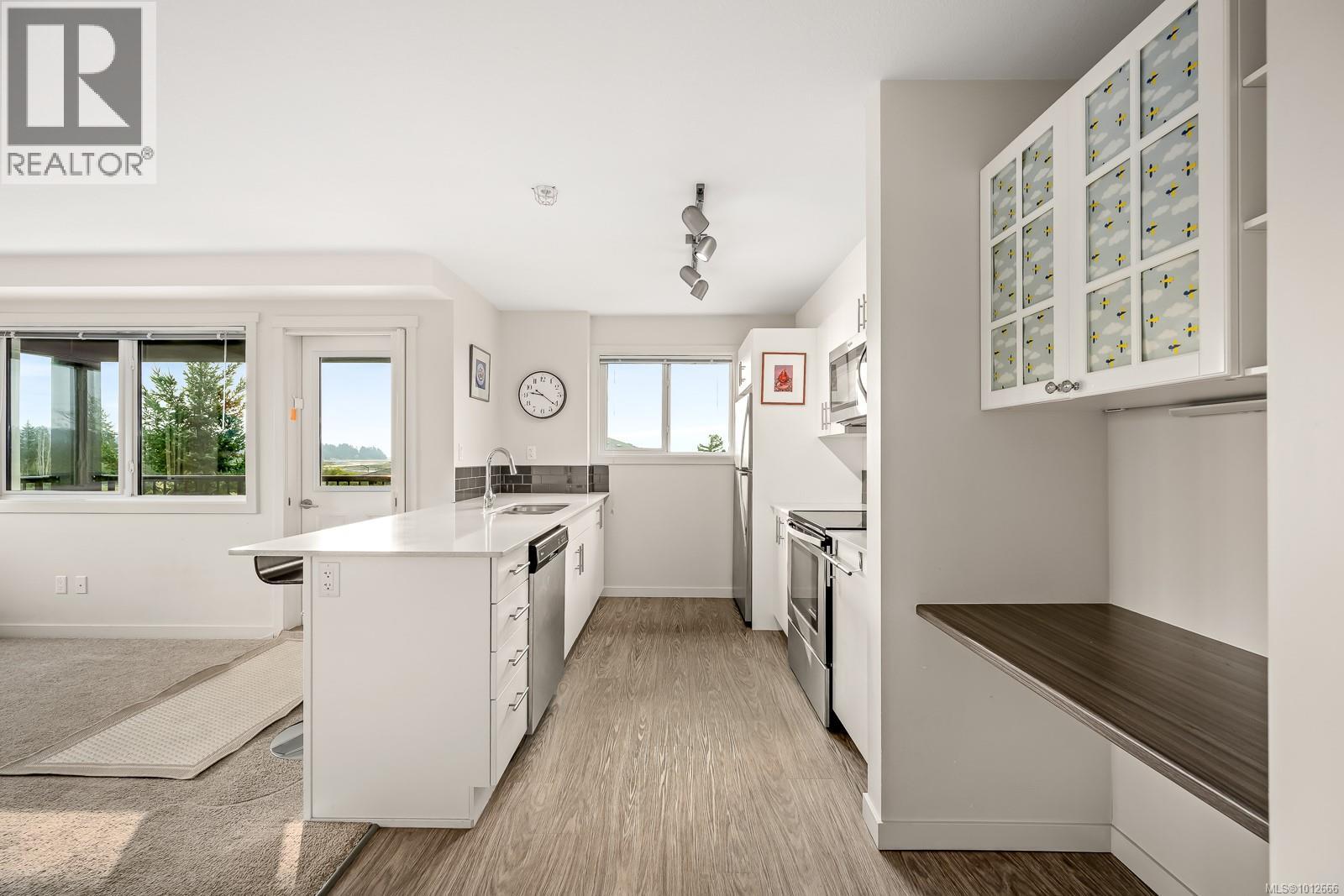 411 1944 Riverside Lane, Courtenay