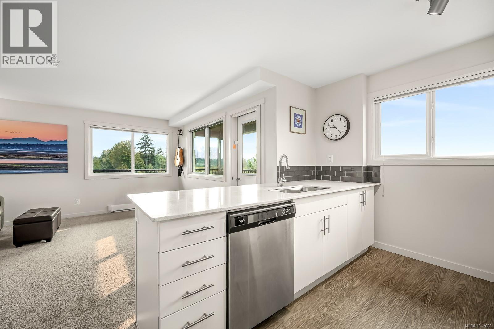 411 1944 Riverside Lane, Courtenay