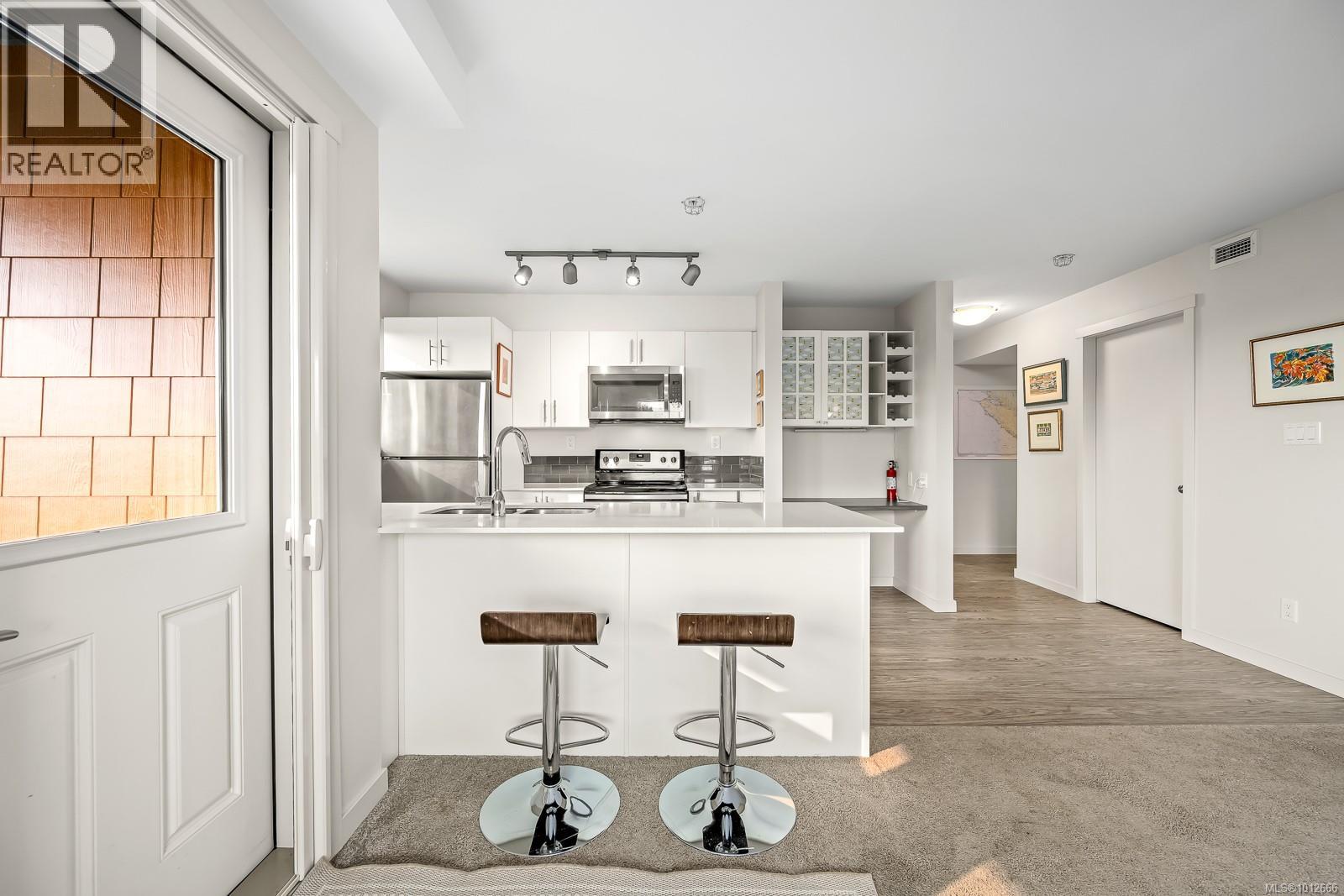 411 1944 Riverside Lane, Courtenay