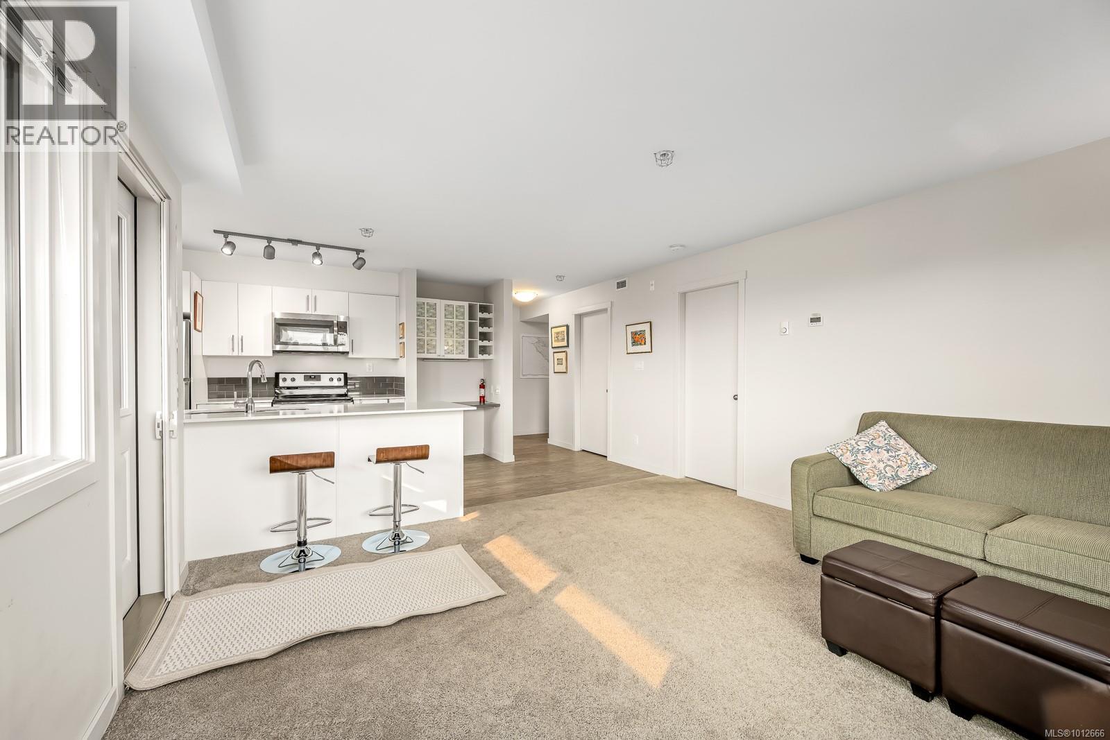 411 1944 Riverside Lane, Courtenay