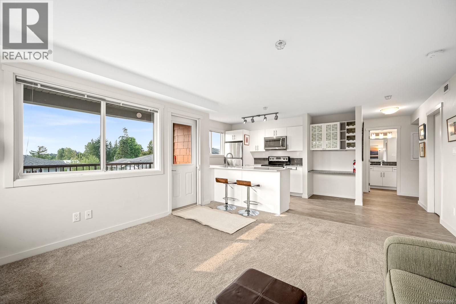 411 1944 Riverside Lane, Courtenay