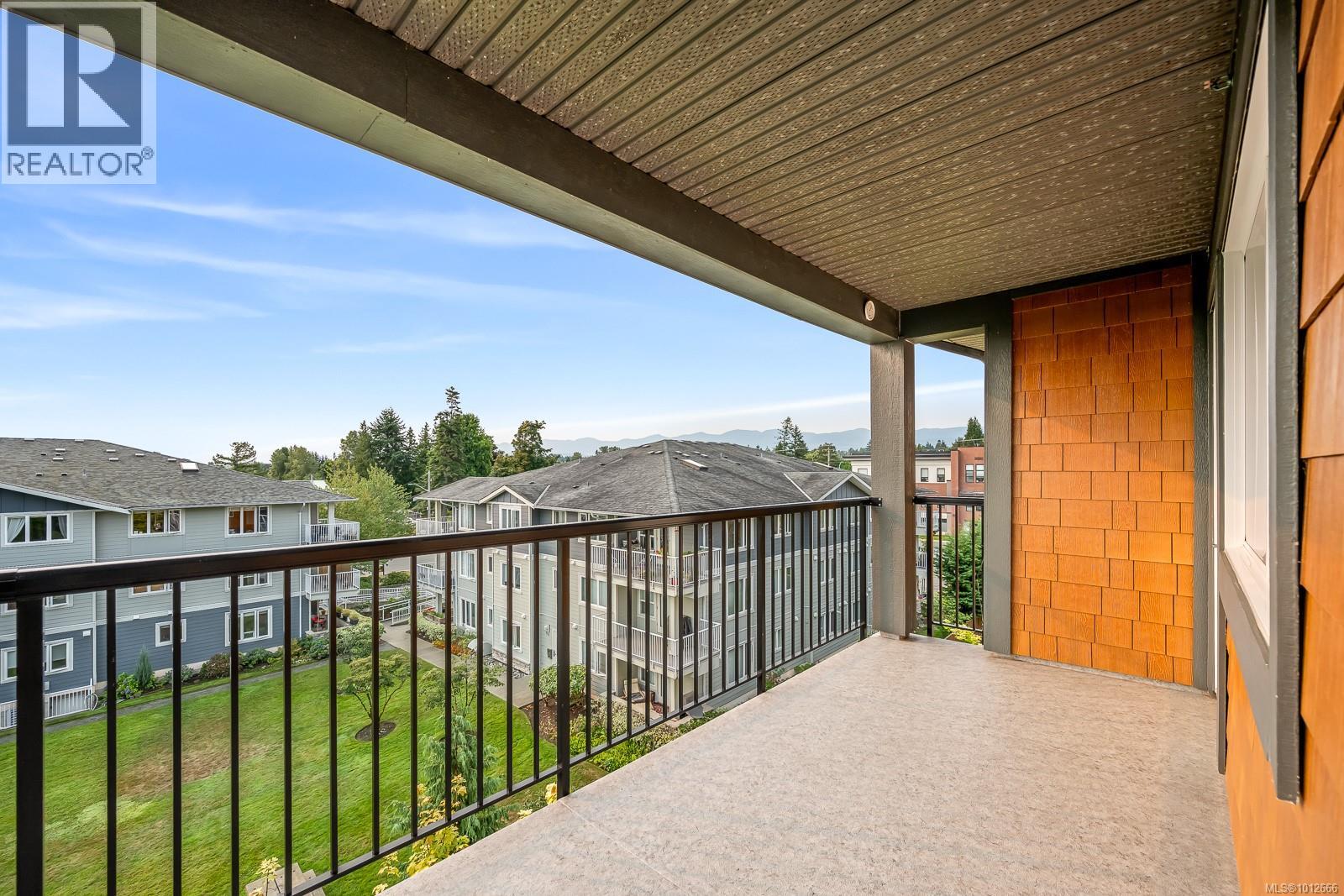 411 1944 Riverside Lane, Courtenay