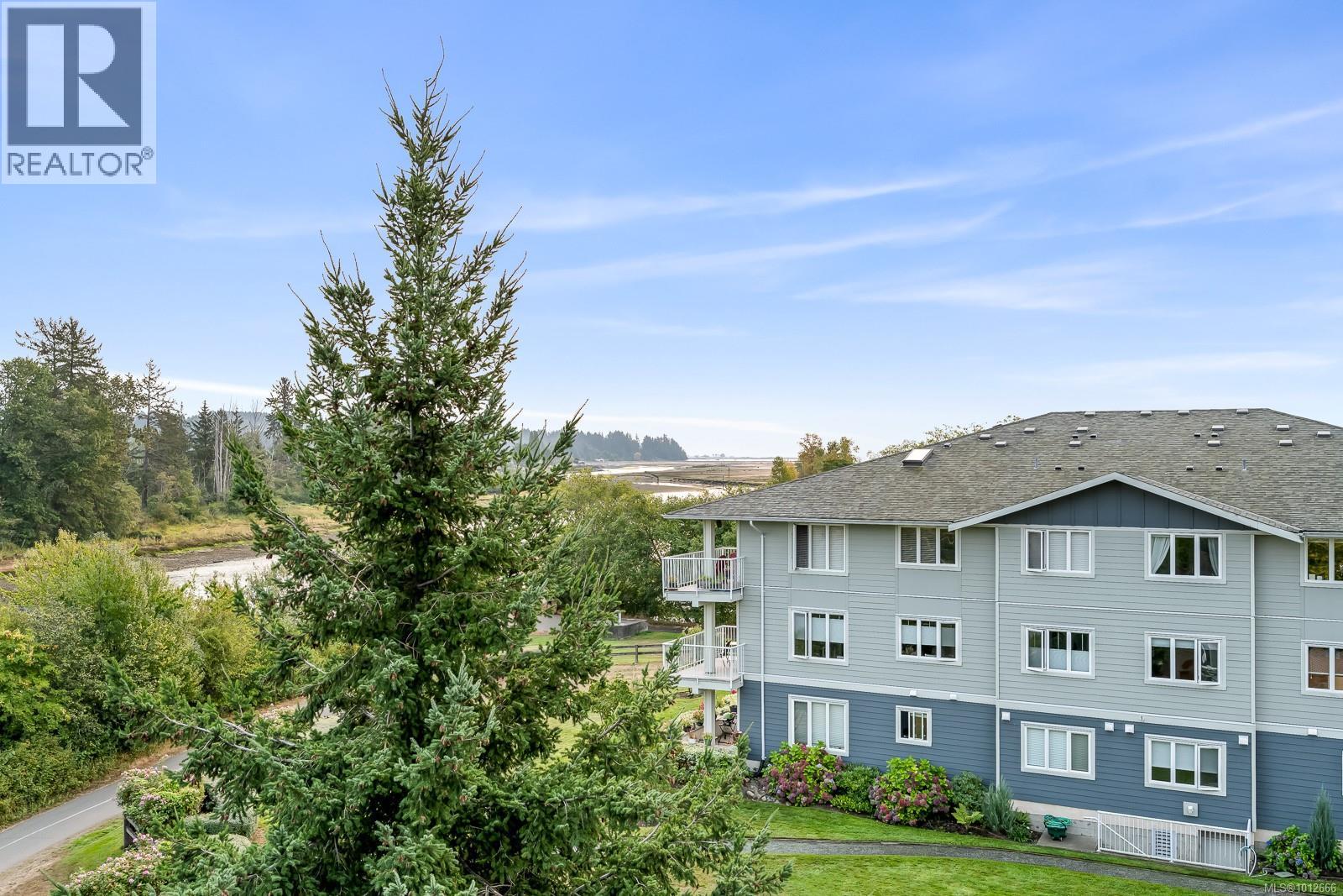 411 1944 Riverside Lane, Courtenay