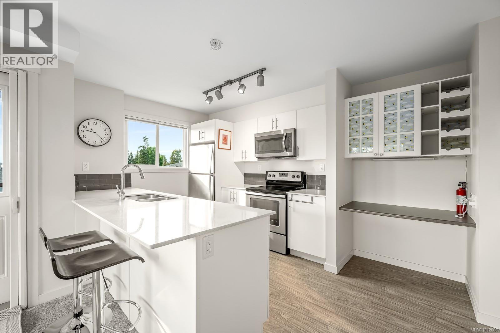 411 1944 Riverside Lane, Courtenay