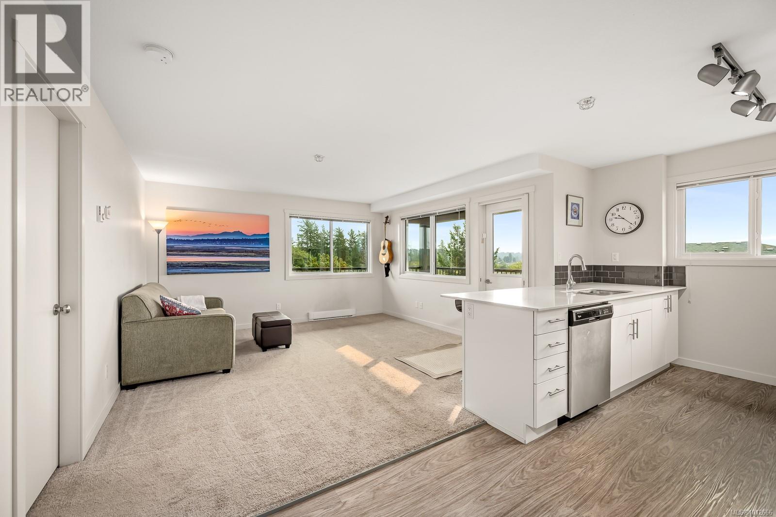 411 1944 Riverside Lane, Courtenay
