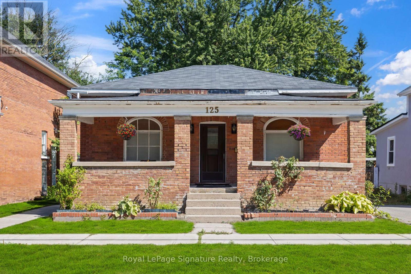 Photo 1 of 125 Fourth Street W, Collingwood ON