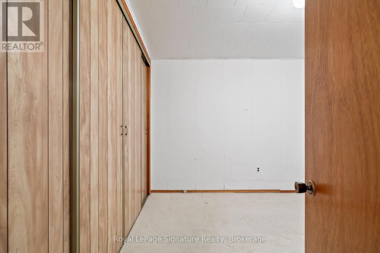 Photo 10 of 125 Fourth Street W, Collingwood ON