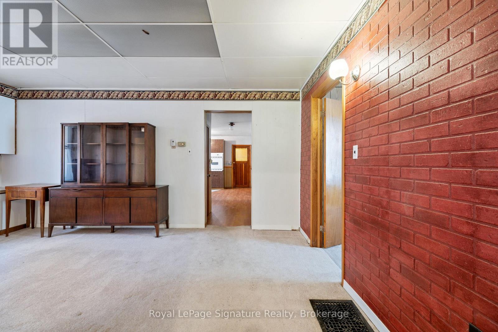 Photo 13 of 125 Fourth Street W, Collingwood ON