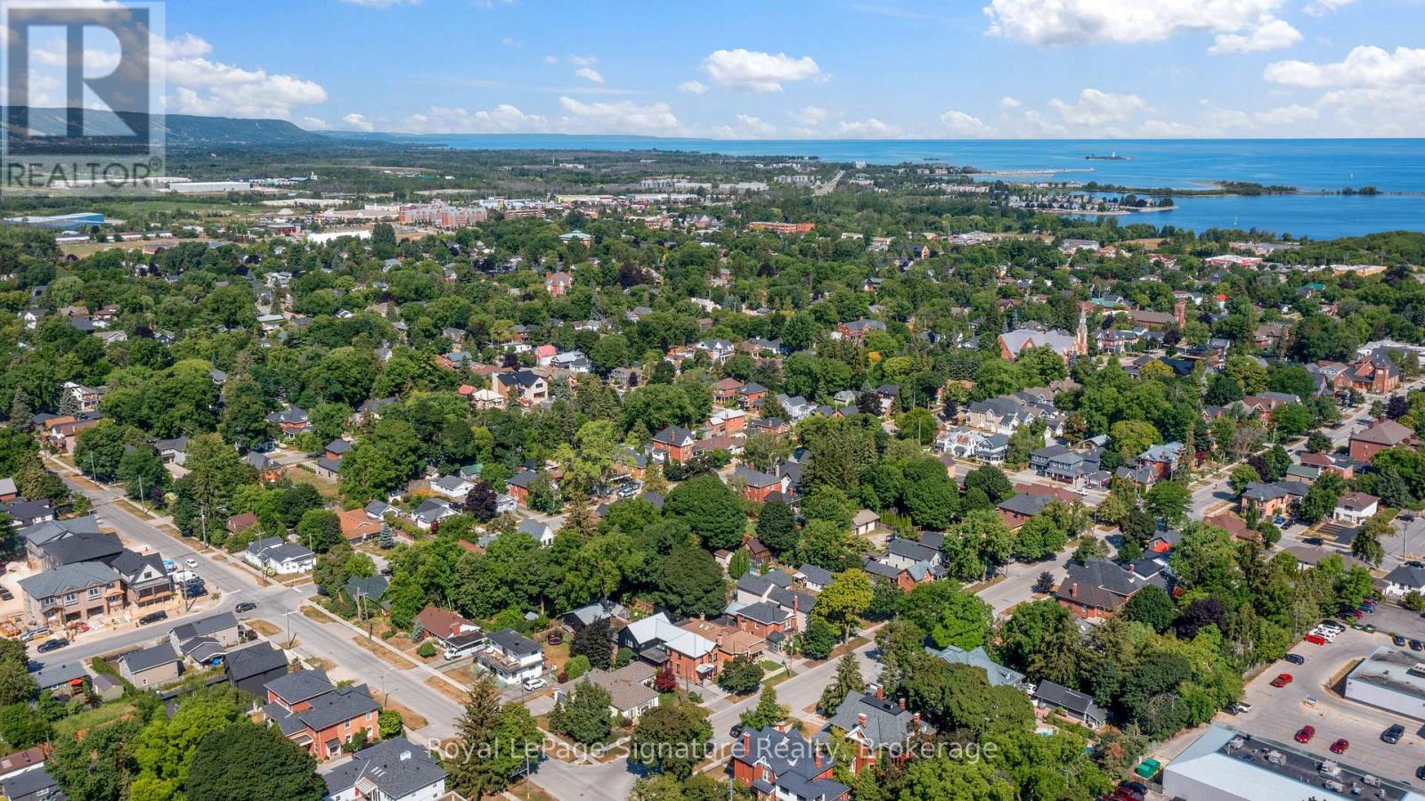 Photo 40 of 125 Fourth Street W, Collingwood ON