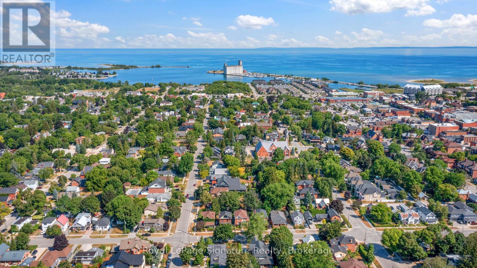 Photo 44 of 125 Fourth Street W, Collingwood ON